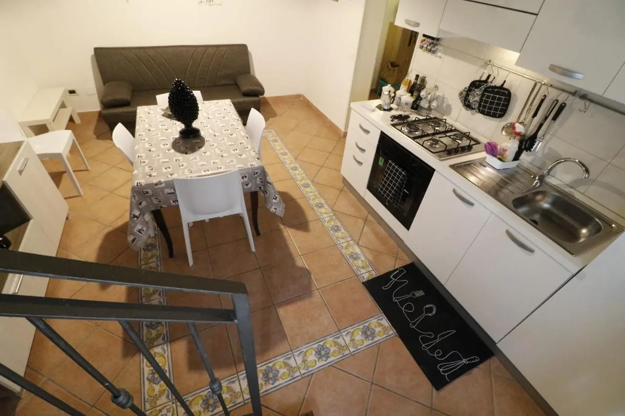 Casa Palazzo Reale Villa Palermo 0*,